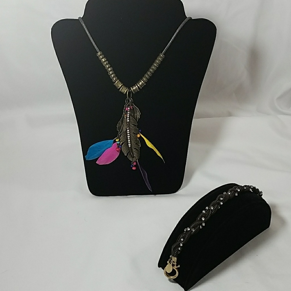 Sparkly Feather Necklace and Bracelet Set